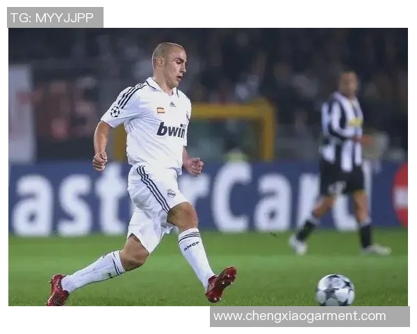 中国足球唯一光头球星的崛起与传奇历程如何影响中国足球未来发展 中国足球唯一光头球星的崛起与传奇历程如何影响中国足球未来发展