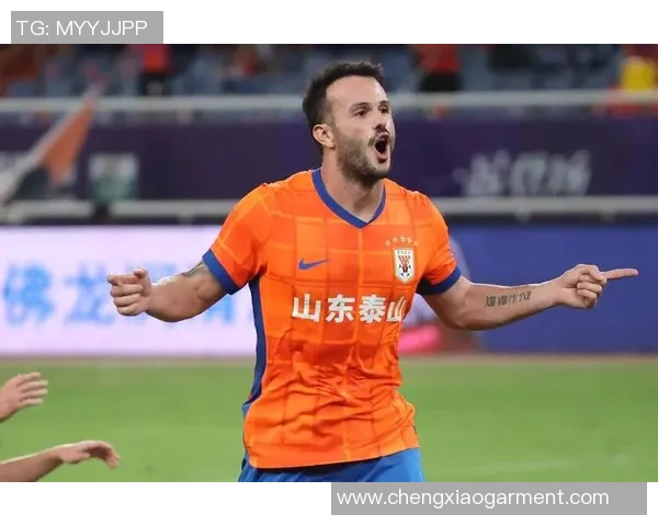 伤愈复出!足球巨星强势回归赛场引爆球迷期待 伤愈复出!足球巨星强势回归赛场引爆球迷期待