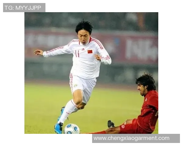 场上突发意外猝死的足球球星：悲剧背后的人生与遗憾