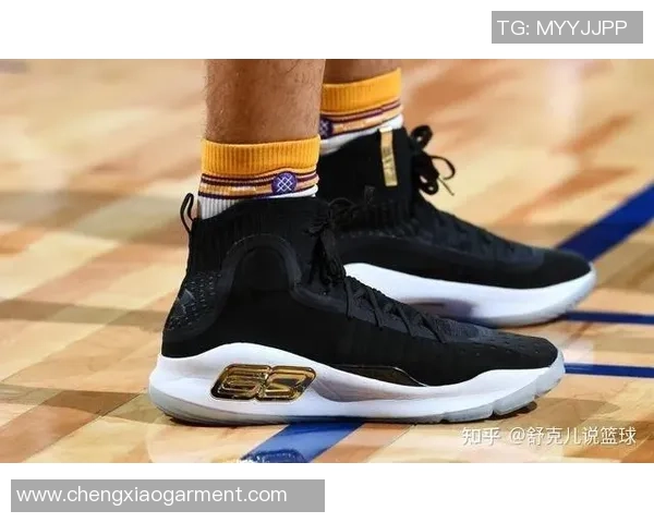 球星开箱足球：揭开顶级球员背后的装备与技术秘密